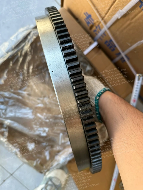 HINO 300 DUTRO TRUCK N04C ENGINE FLYWHEEL 8H