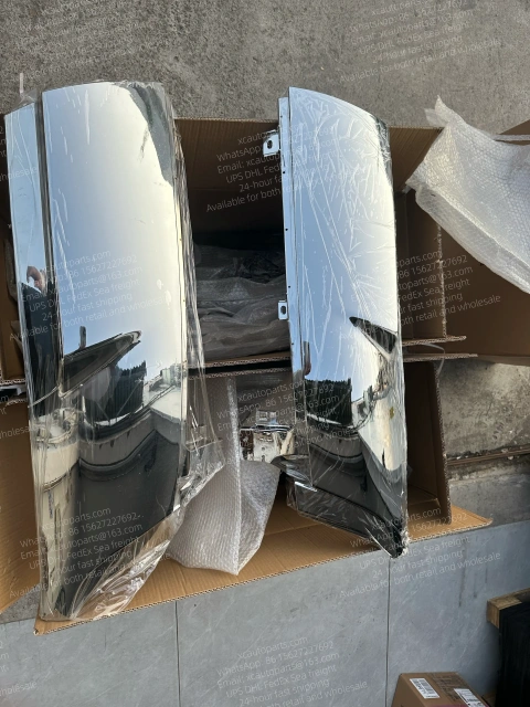 ISUZU GIGA GIGA TRUCK CHROME PLATED SIDE PLATE