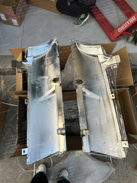 ISUZU GIGA GIGA TRUCK CHROME PLATED SIDE PLATE