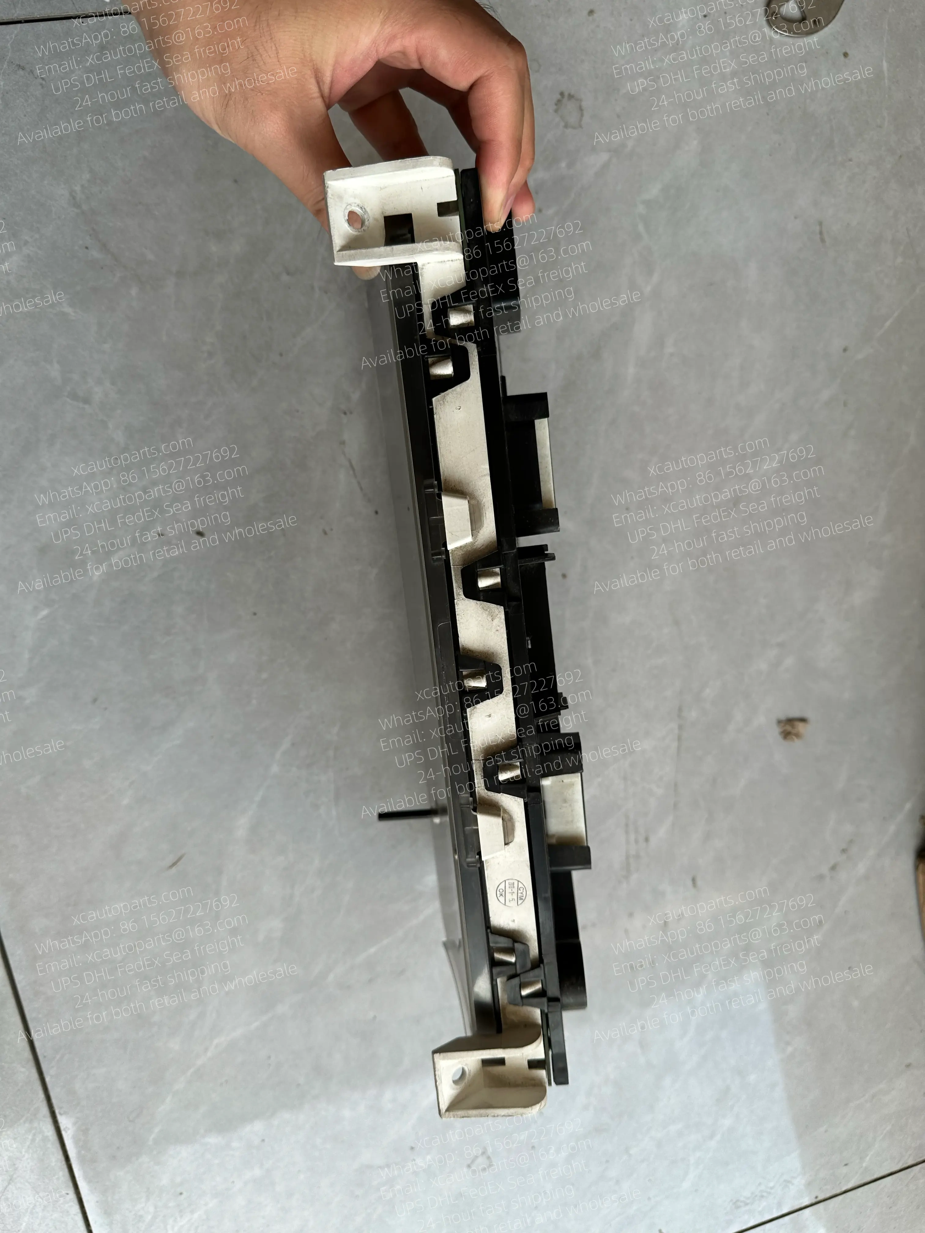 ISUZU ELF 700P 4HK1 TRUCK DASHBOARD USED 3820010-P301