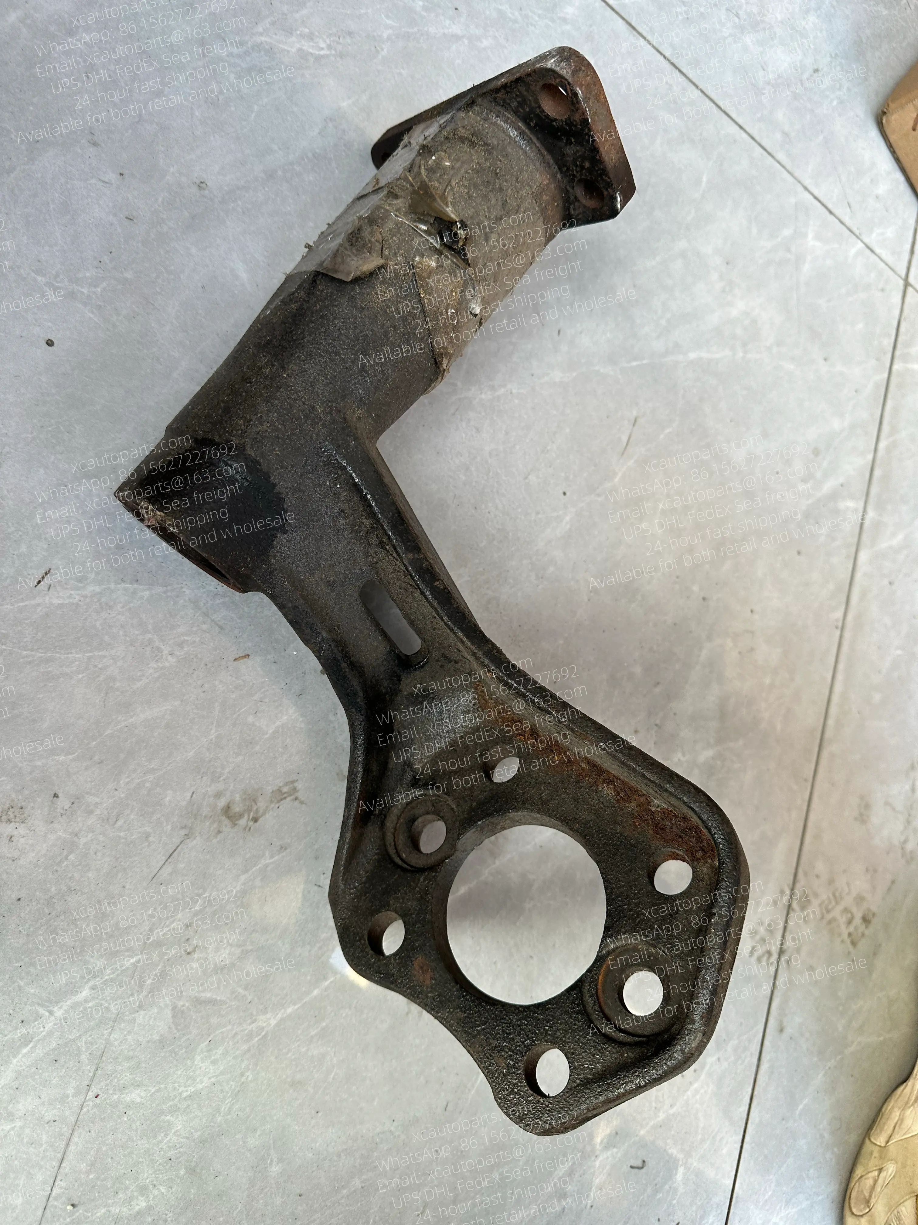 ISUZU GIGA TRUCK AIR BRAKE CHAMBER BRACKET