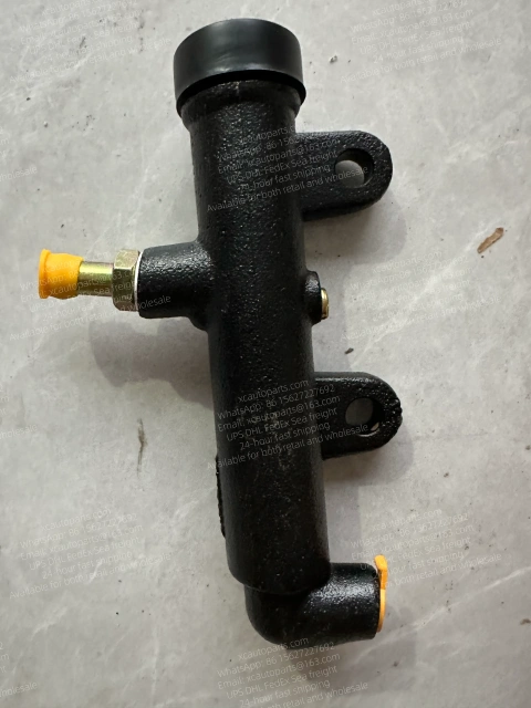HINO CLUTCH MASTER CYLINDER