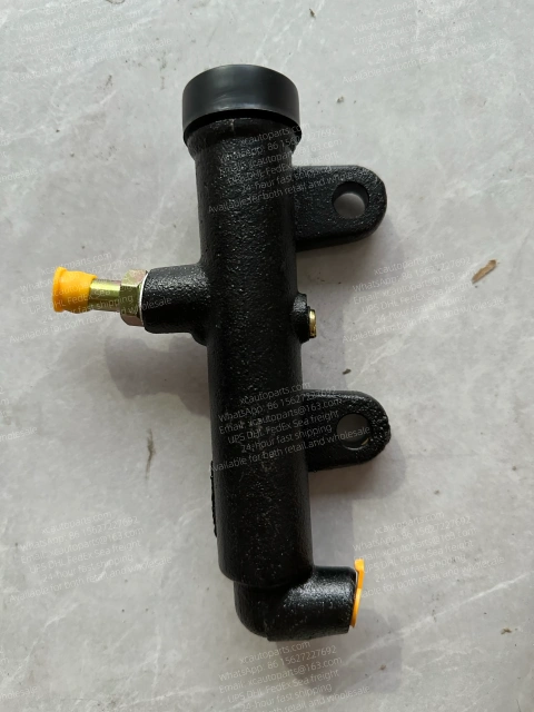 HINO CLUTCH MASTER CYLINDER