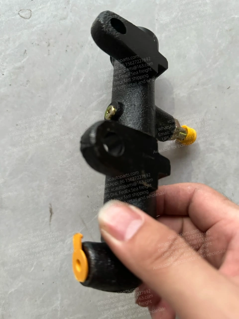 HINO CLUTCH MASTER CYLINDER