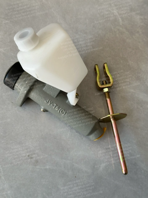 CHINA HINO 700 TRUCK CLUTCH MASTER CYLINDER