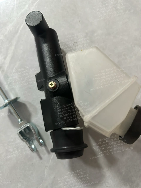 HINO 700 CLUTCH MASTER CYLINDER