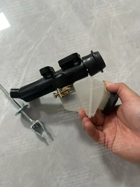 HINO 700 CLUTCH MASTER CYLINDER