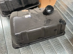 NISSAN UD CW520 RF8 TRUCK FUEL TANK GENUINE PARTS 1720100Z16 17201-00Z16