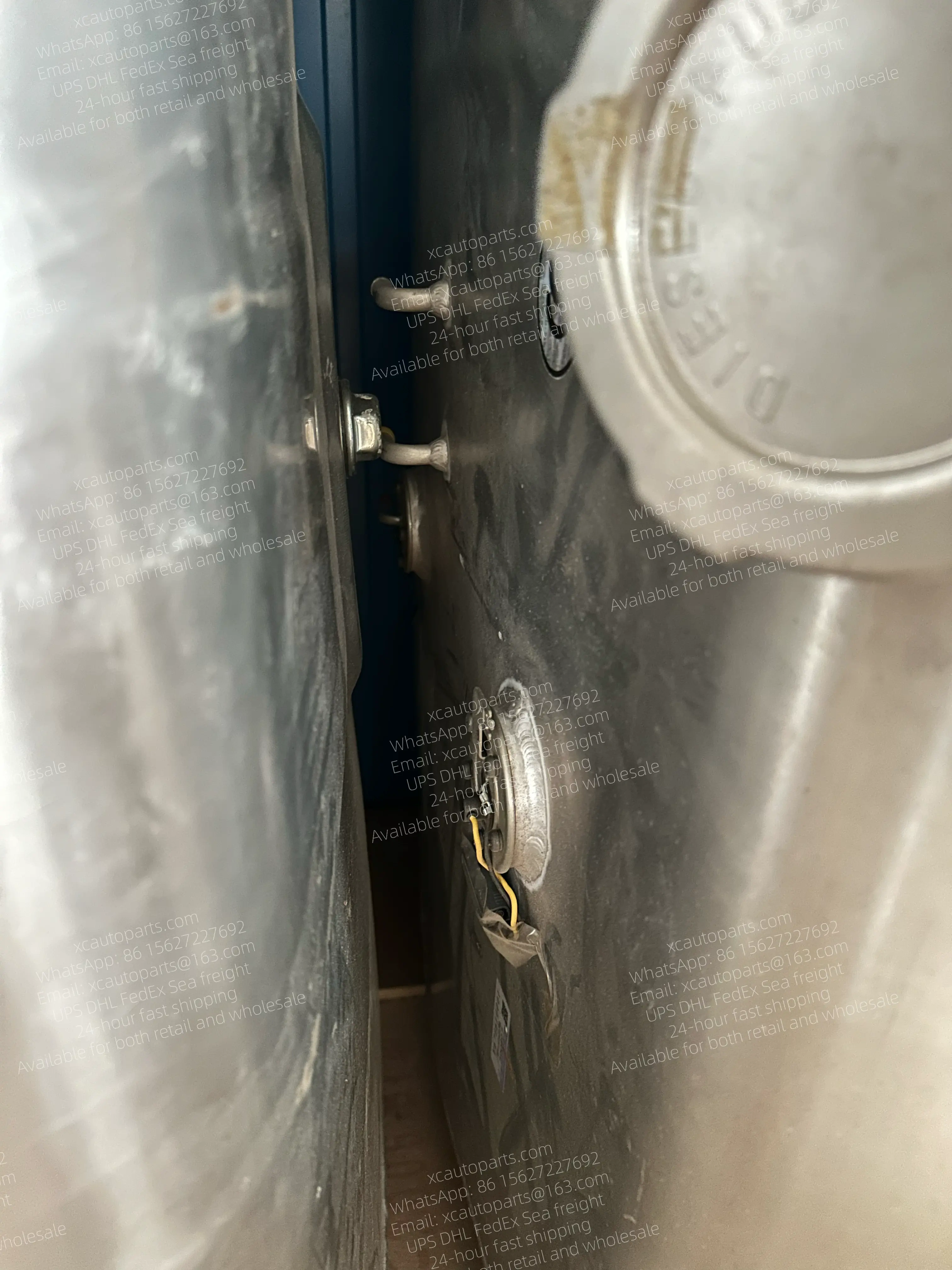 NISSAN UD QUON TRUCK FUEL TANK GENUINE PARTS 1720101Z2B 17201-01Z2B