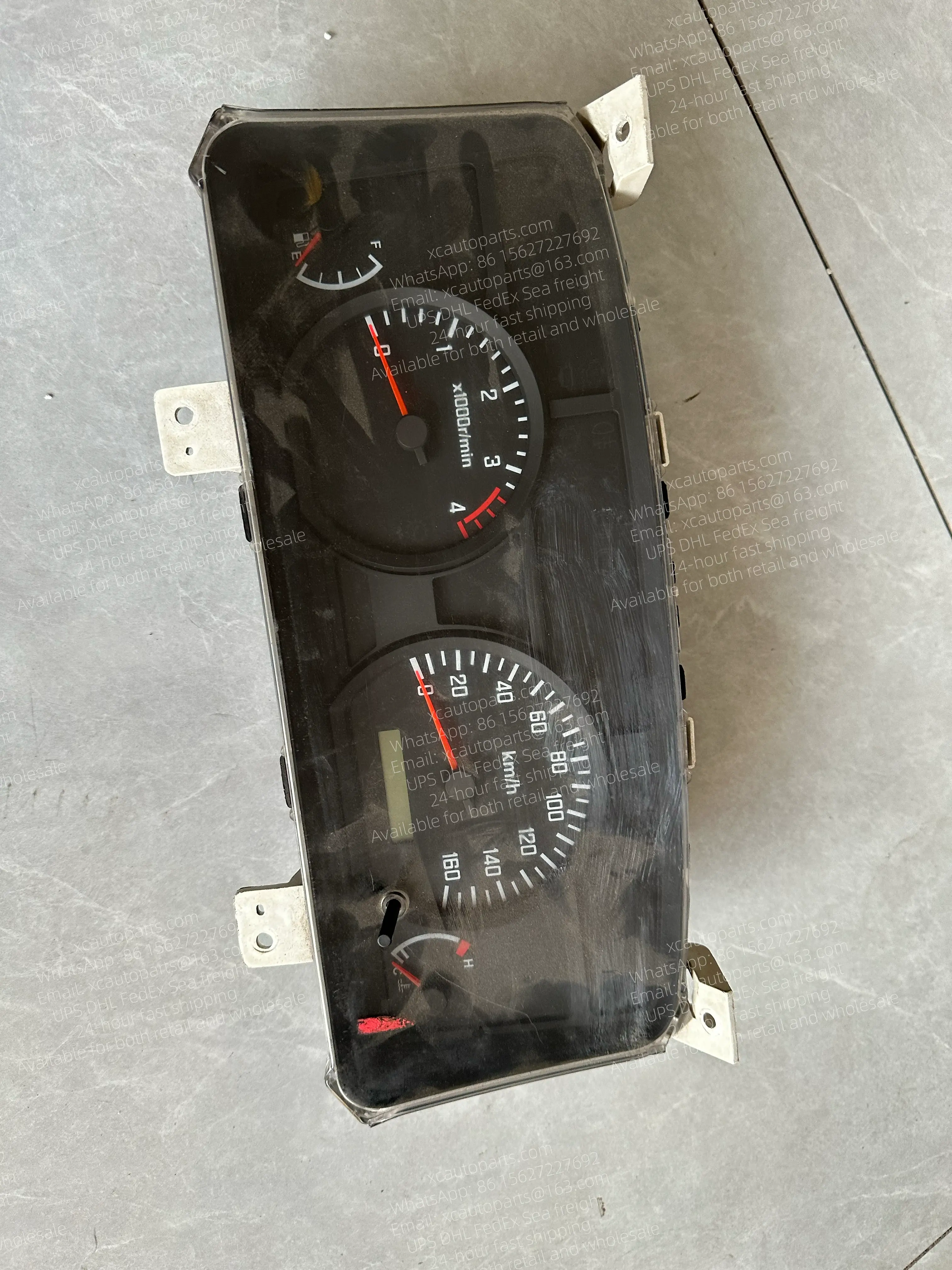 ISUZU ELF 700P TRUCK DASHBOARD 3820010-P301