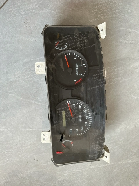 ISUZU ELF 700P TRUCK DASHBOARD 3820010-P301