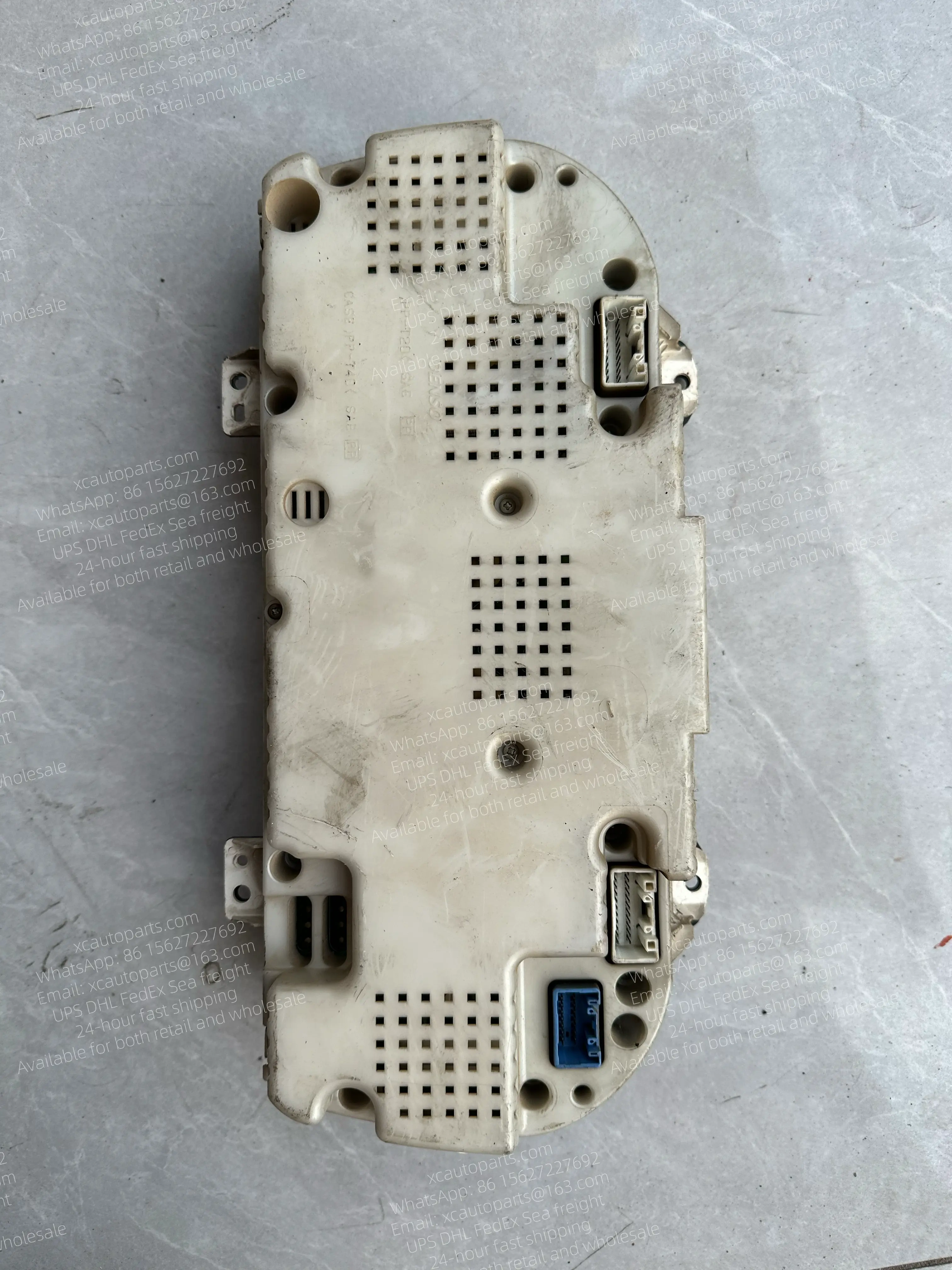 HINO 700 E13C TRUCK DASHBOARD S8320-04600 15720-7120