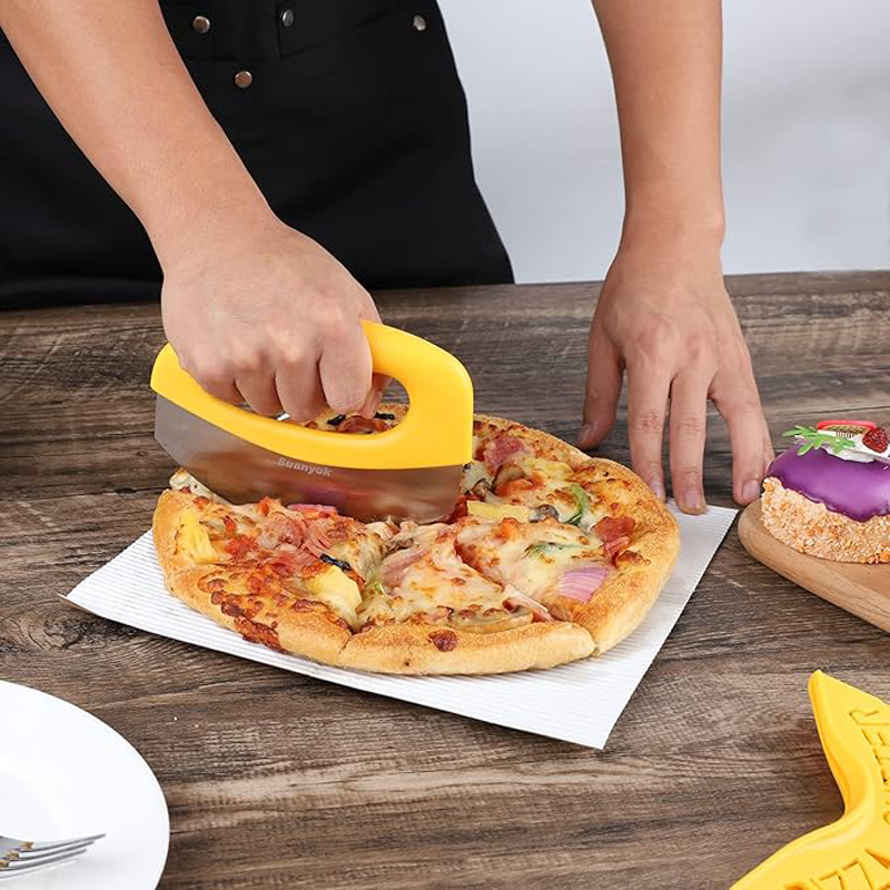Pizza cutter with protective sleeve