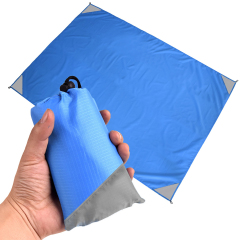 Lightweight Pocket Blanketst
