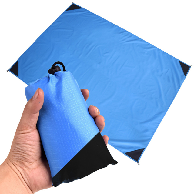 Lightweight Pocket Blanketst