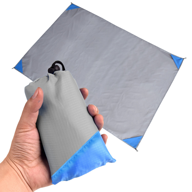 Lightweight Pocket Blanketst