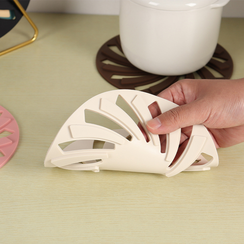 Multi-Purpose Kitchen Table Mat For Hot Dishes