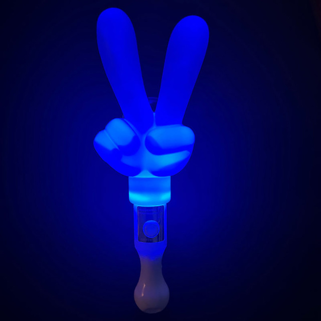 Victory-shaped LED Cheering Wand