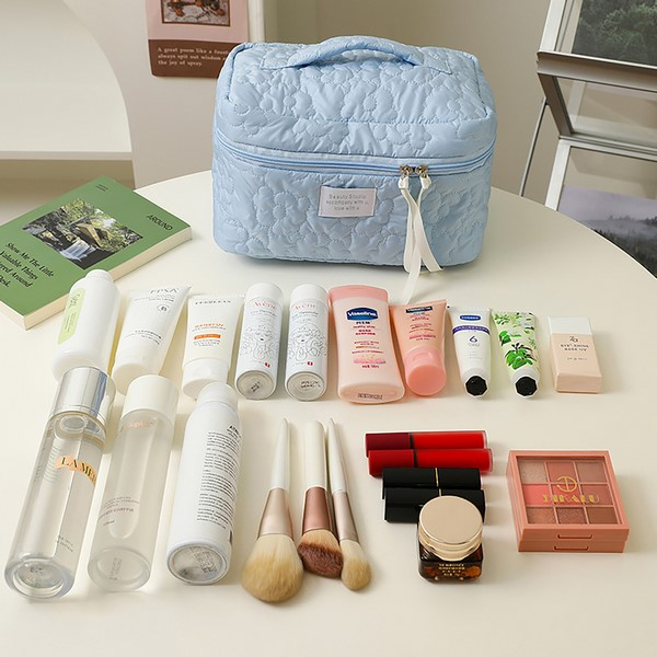 Large Capacity Quilted Cosmetic Travel Pouch