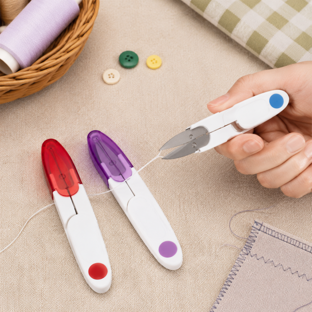 U-Shaped Spring Loaded Thread Snips With Safety Cover