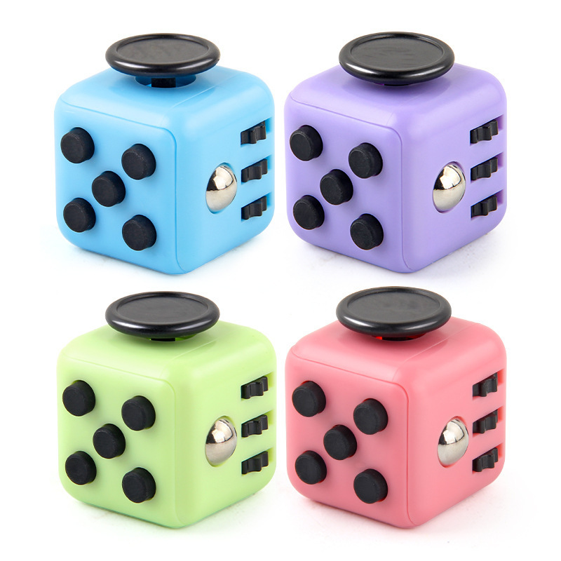 Magnetic Stress Relief Dice Cube