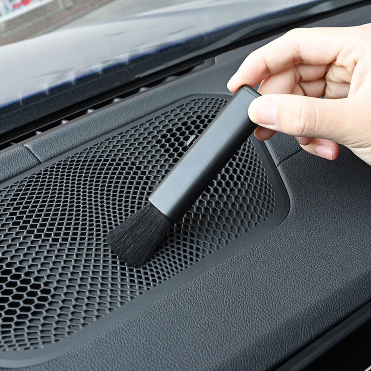 Retractable Computer Duster