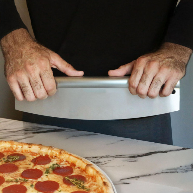 Stainless Steel Pizza Cutter with Blade Cover