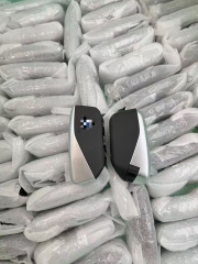 U chassis key with UWB