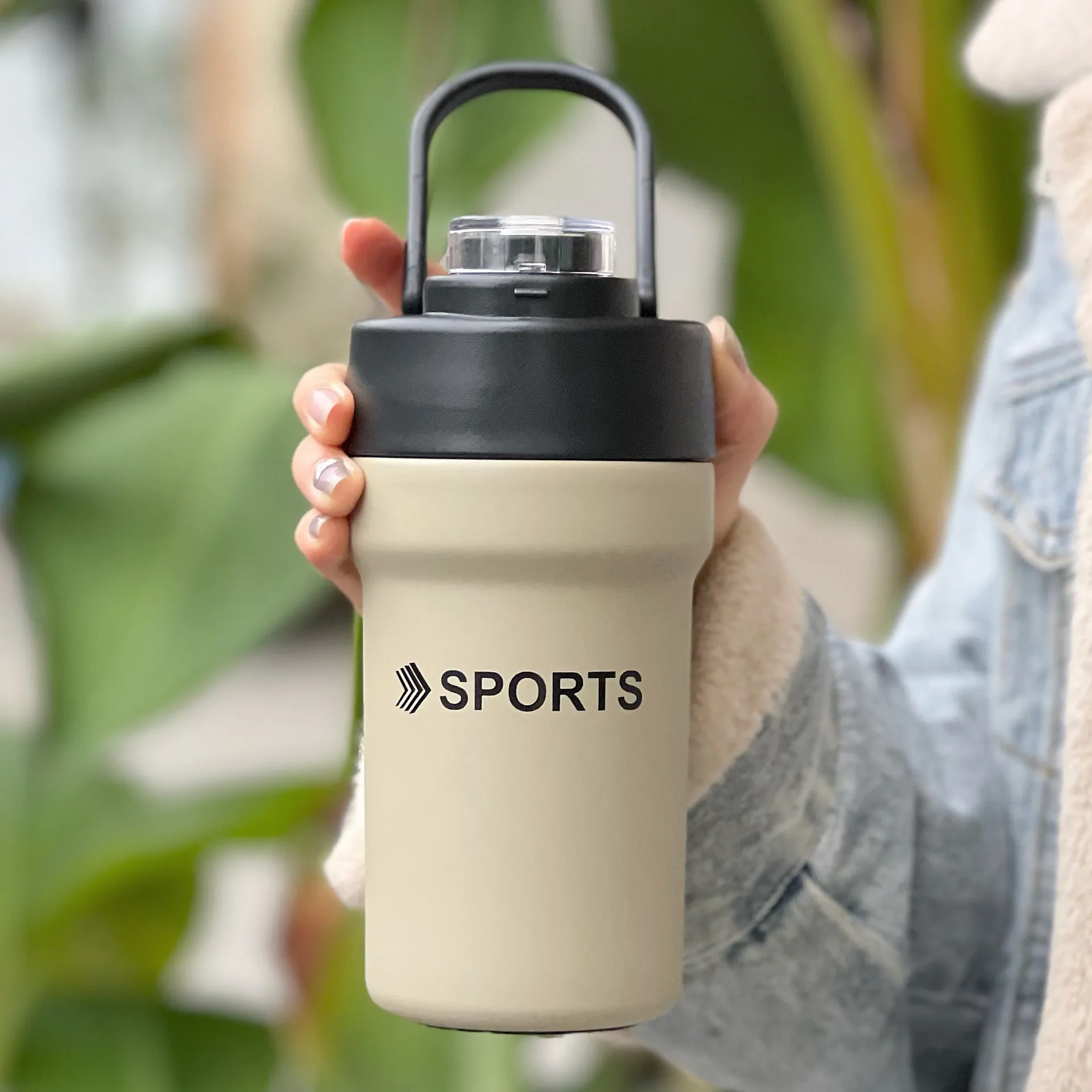 304 Stainless Steel 17 Oz Coffee Cup With Straw Outdoors