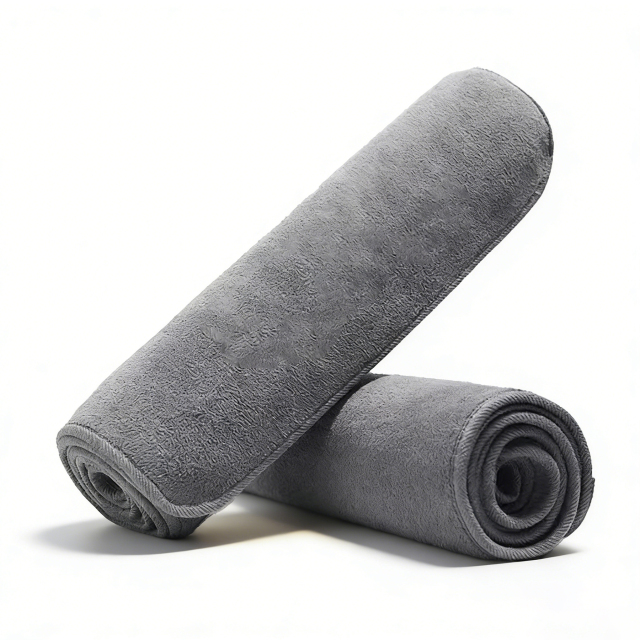 Premium Microfiber Car Towel 24" × 12"