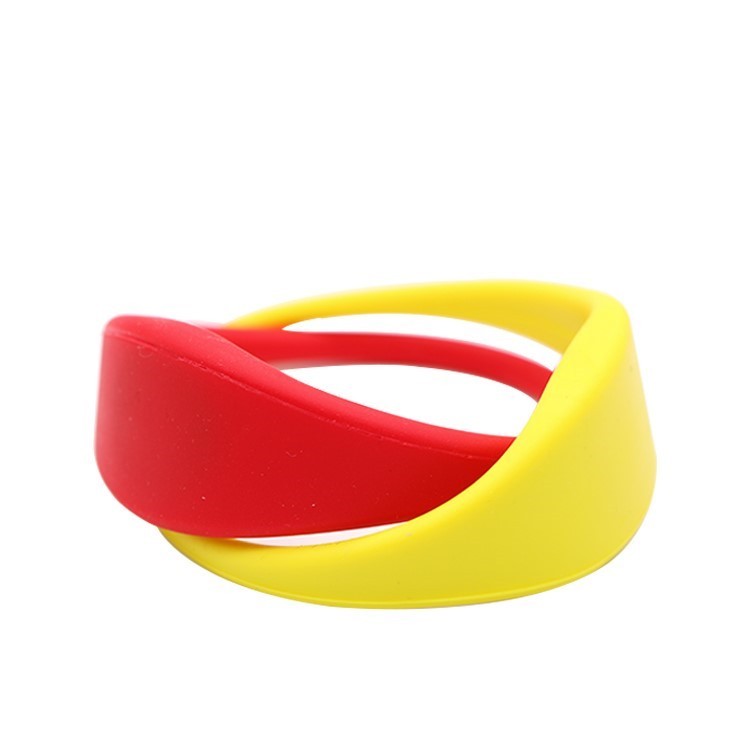 Custom Embossed RFID Swimming Pool Waterproof Bracelet GJ-003