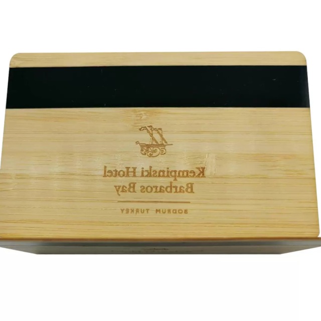 Source Factory High Quality Waterproof Eco-Friendly RFID 13.56MHz Frequency Wood Cards Hico-Magnetic Strip Custom Engrave Logo
