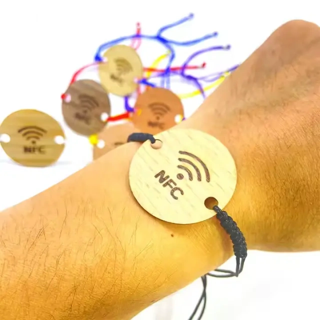 13.56mhz Smart Entrance E-ticket Customized Bracelet NFC Bracelet 134.2Khz Dustproof RFID Wood Wristband