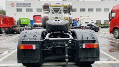 LNG tractor
