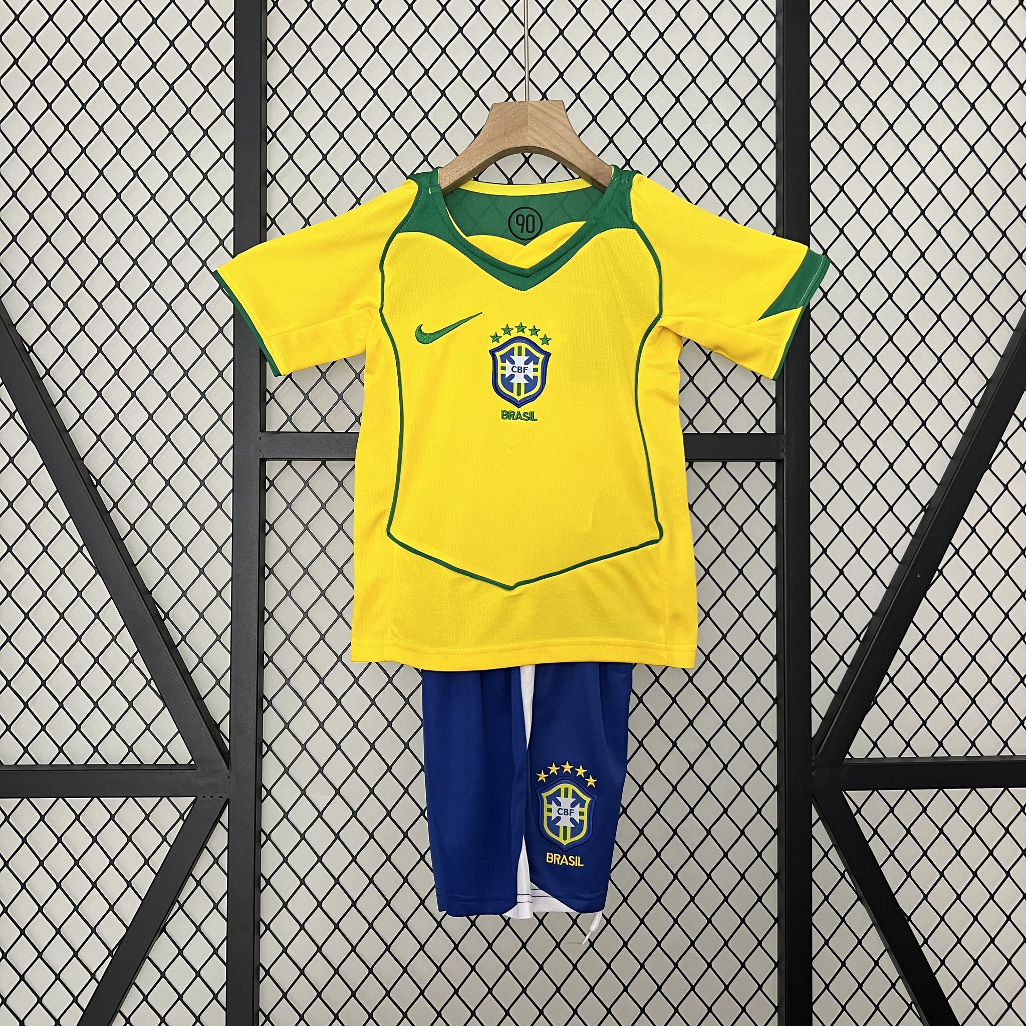 Brazil Retro Jersey Home Uniform Kids Jersey & Shorts Kit 2004 in Yellow