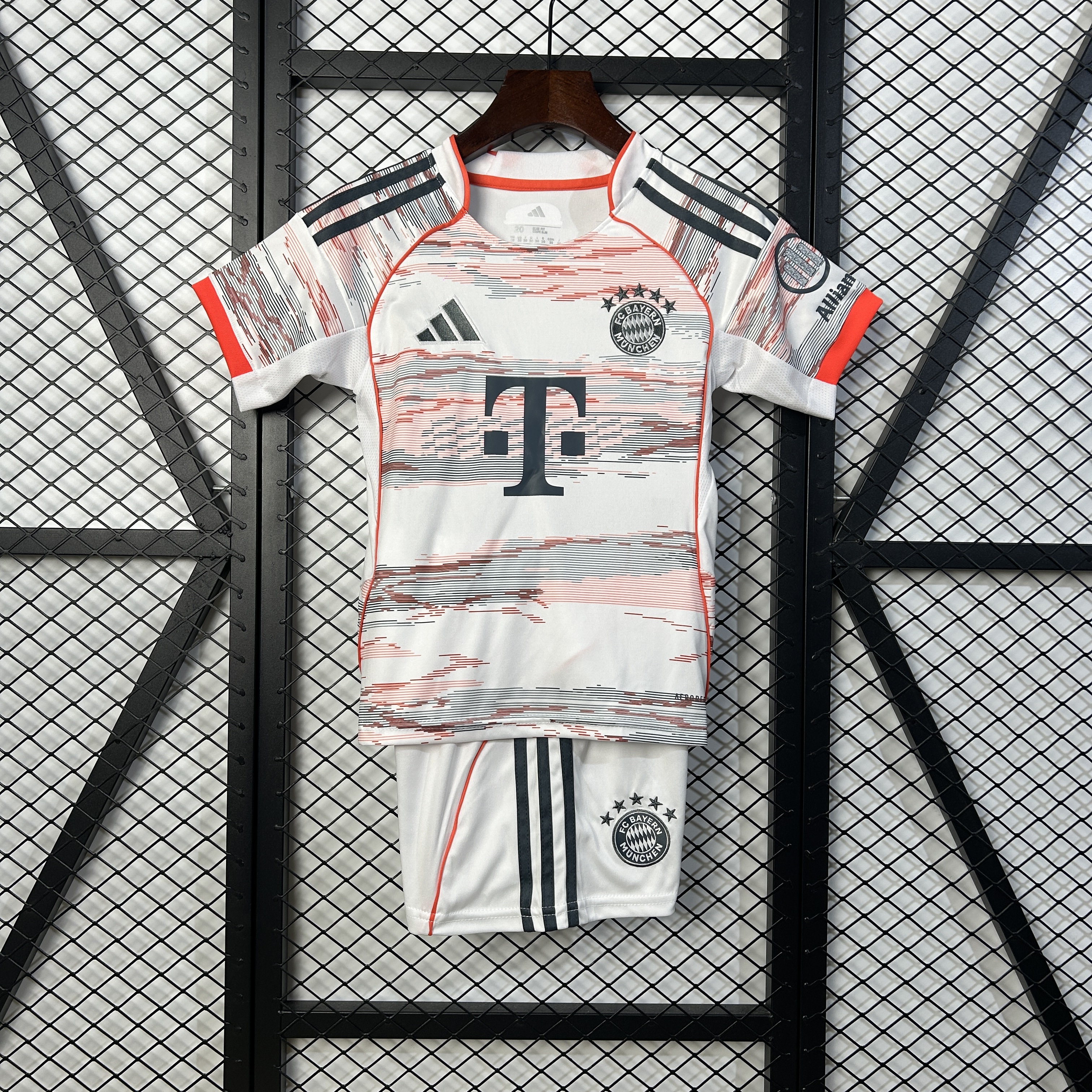 Bayern Munich Away Kids Kit Jerseys+Shorts 2025/26 in White