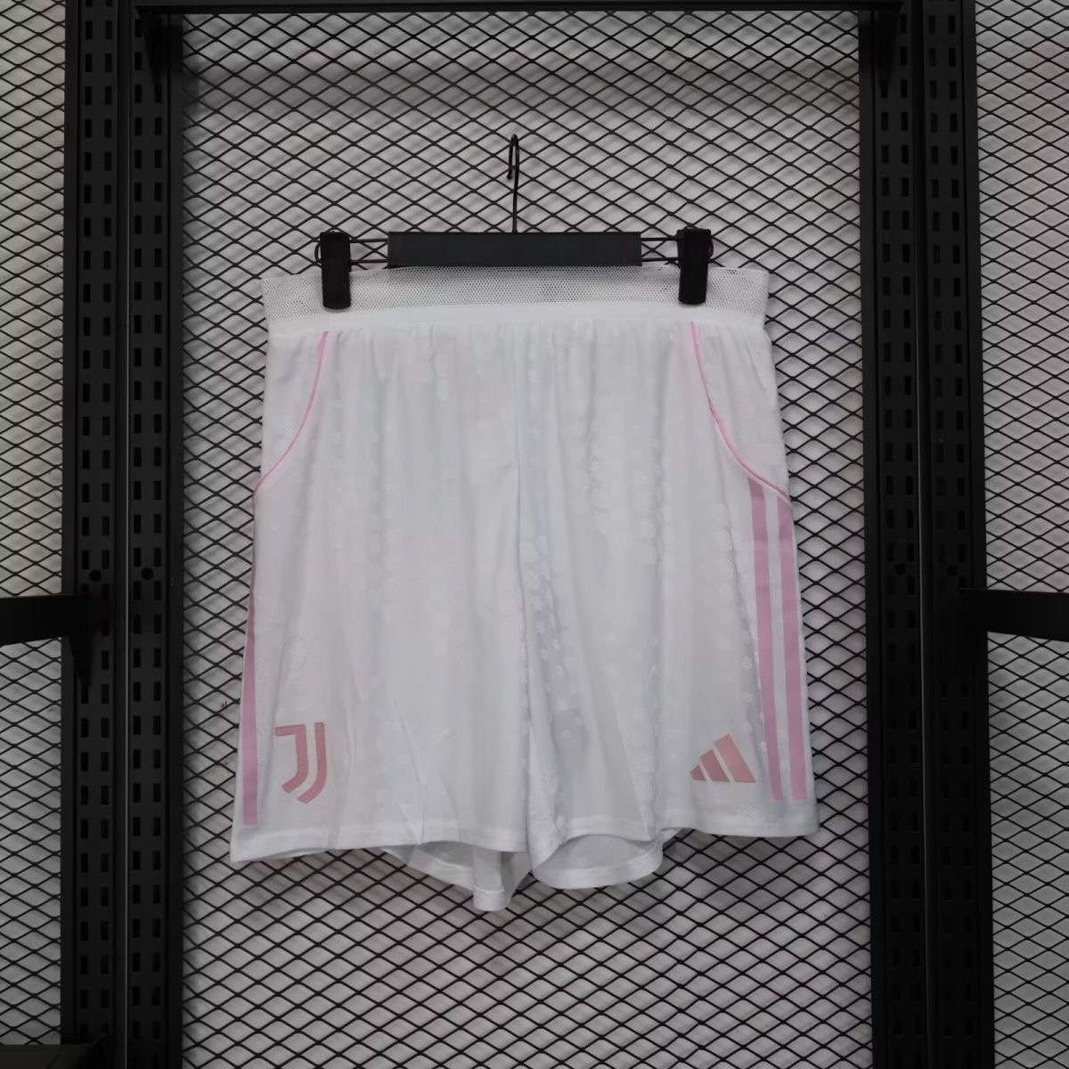 Juventus Authentic Soccer Jersey Pink &Amp; White Shorts 2025/26 in White&Pink