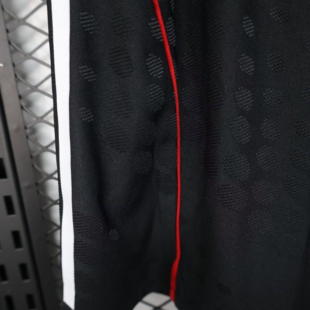 Liverpool Authentic Football Jersey Away Shorts 2025/26