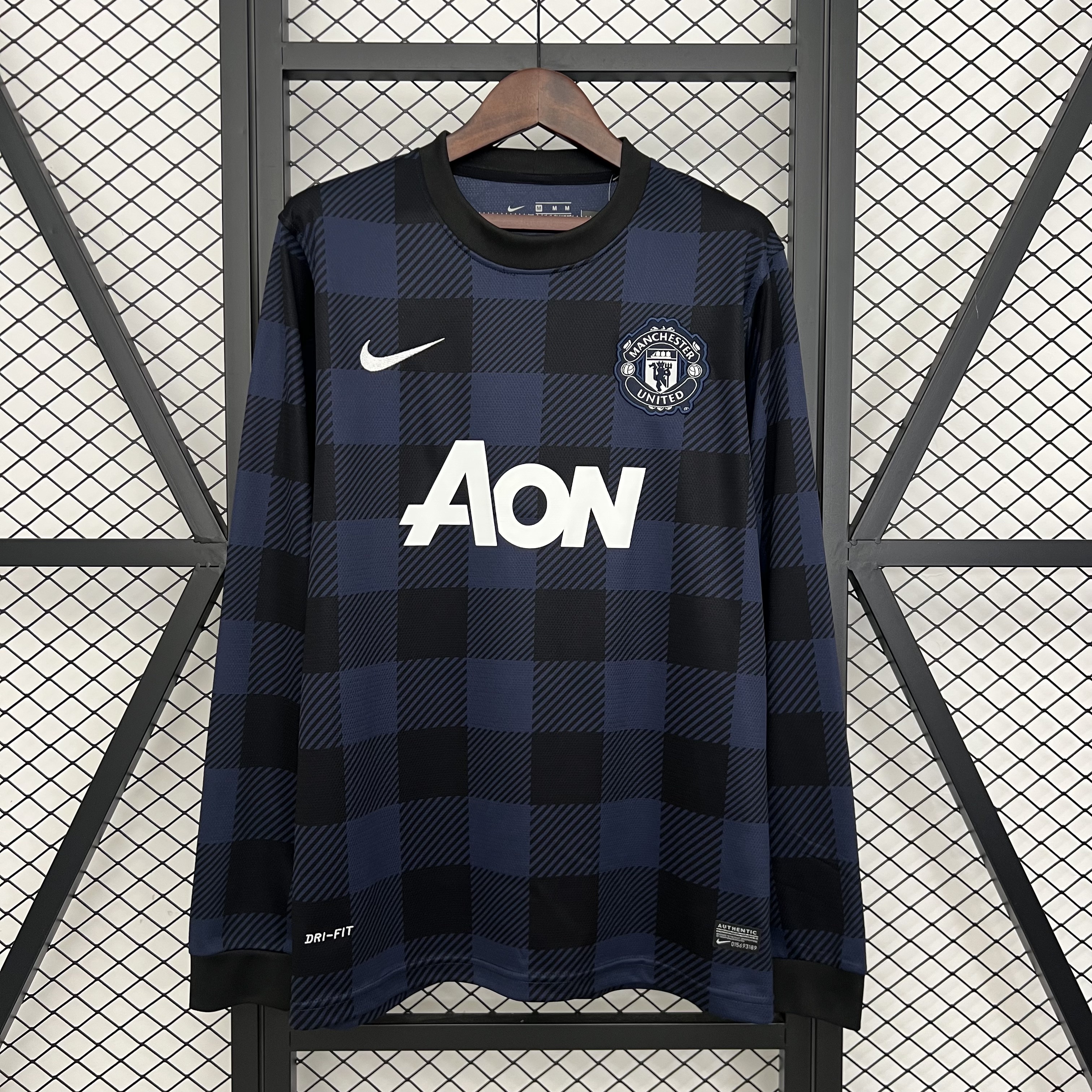 Manchester United Retro Away Long Sleeve Football Jersey Shirt 2013/14 in Black