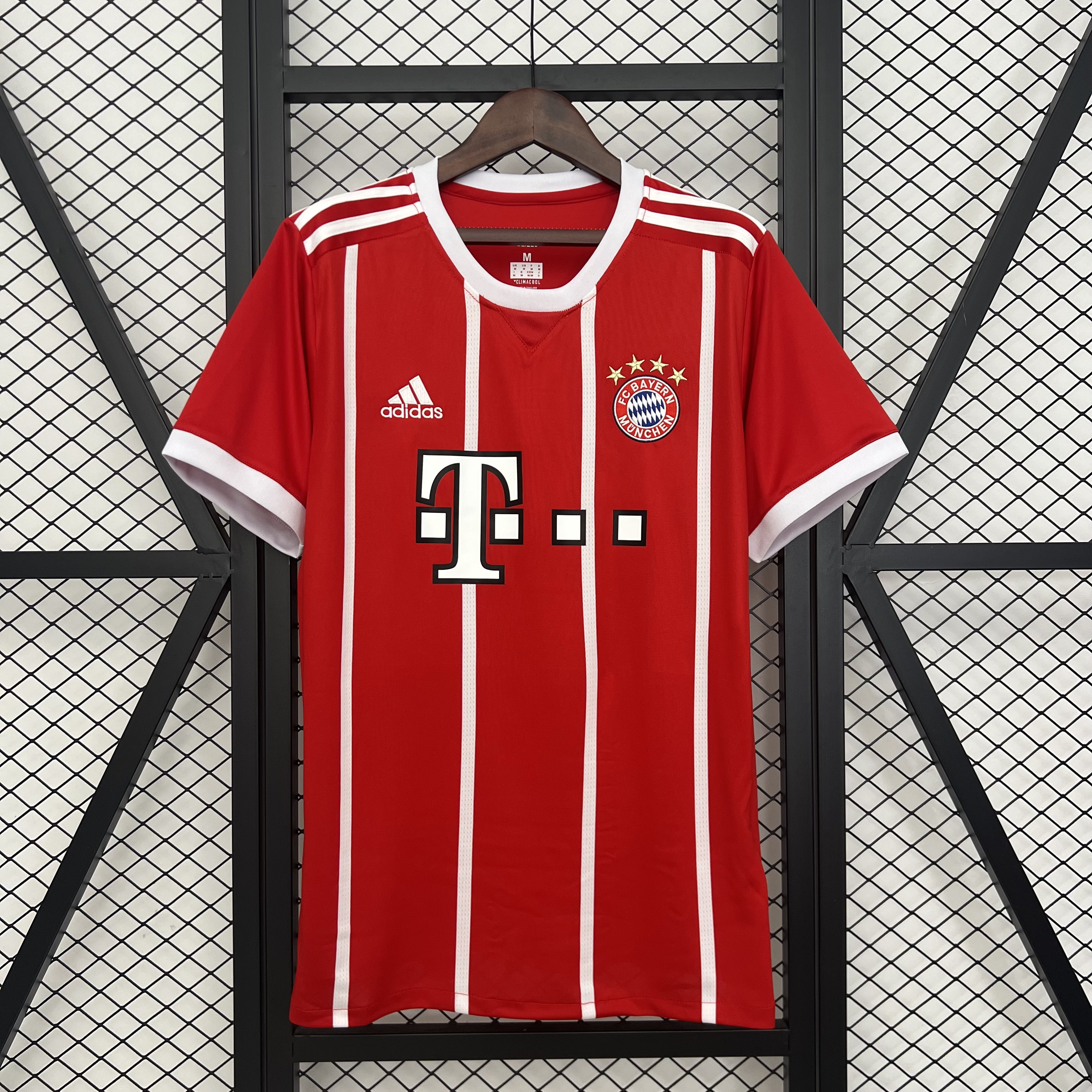 Bayern Munich Retro Jersey Home Soccer Shirt 2017-2018 in Red&White