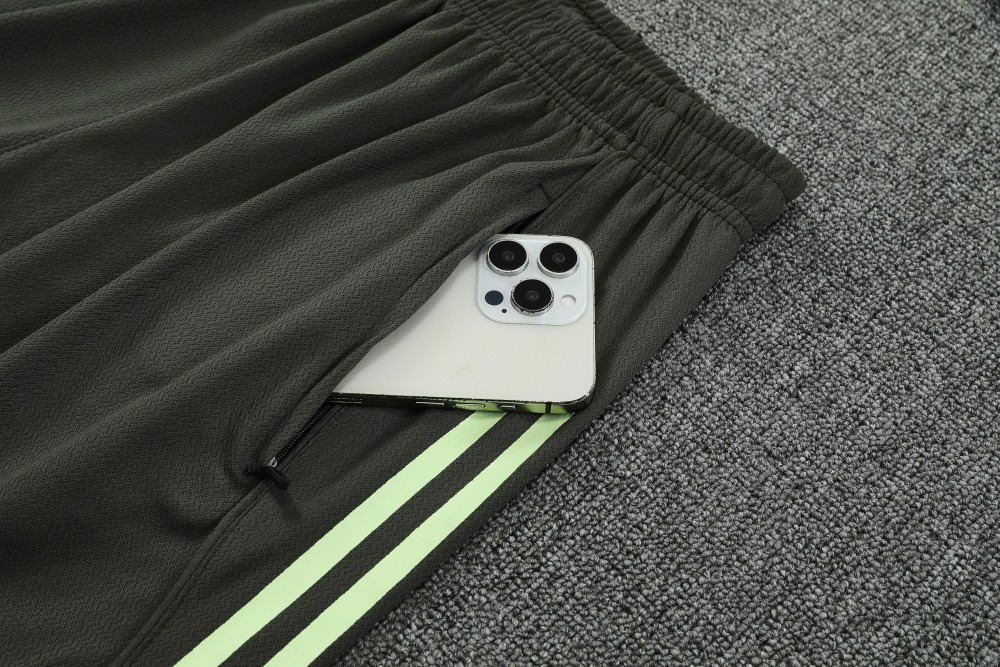 Real Madrid Sleeveless Training Kit 2025/26