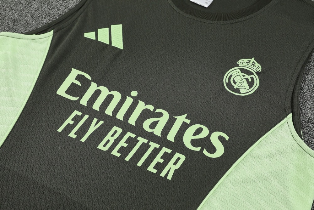 Real Madrid Sleeveless Training Kit 2025/26