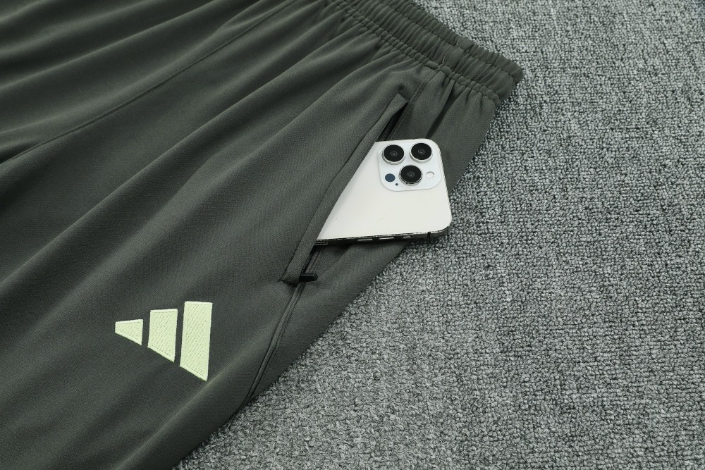 Real Madrid Authentic Training Kit (Sweatshirt+Pants) Light Green 2025/26 - Player Version