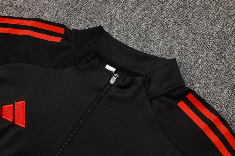 Liverpool Training Kit (Sweatshirt+Pants) Black 2025/26