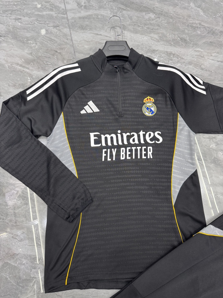 Real Madrid Authentic Training Kit (Sweatshirt+Pants) Black 2025/26 - Player Version