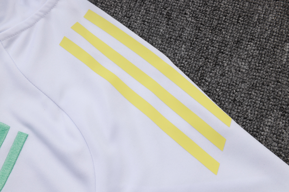 Liverpool Training Kit (Jacket+Pants) White 2025/26