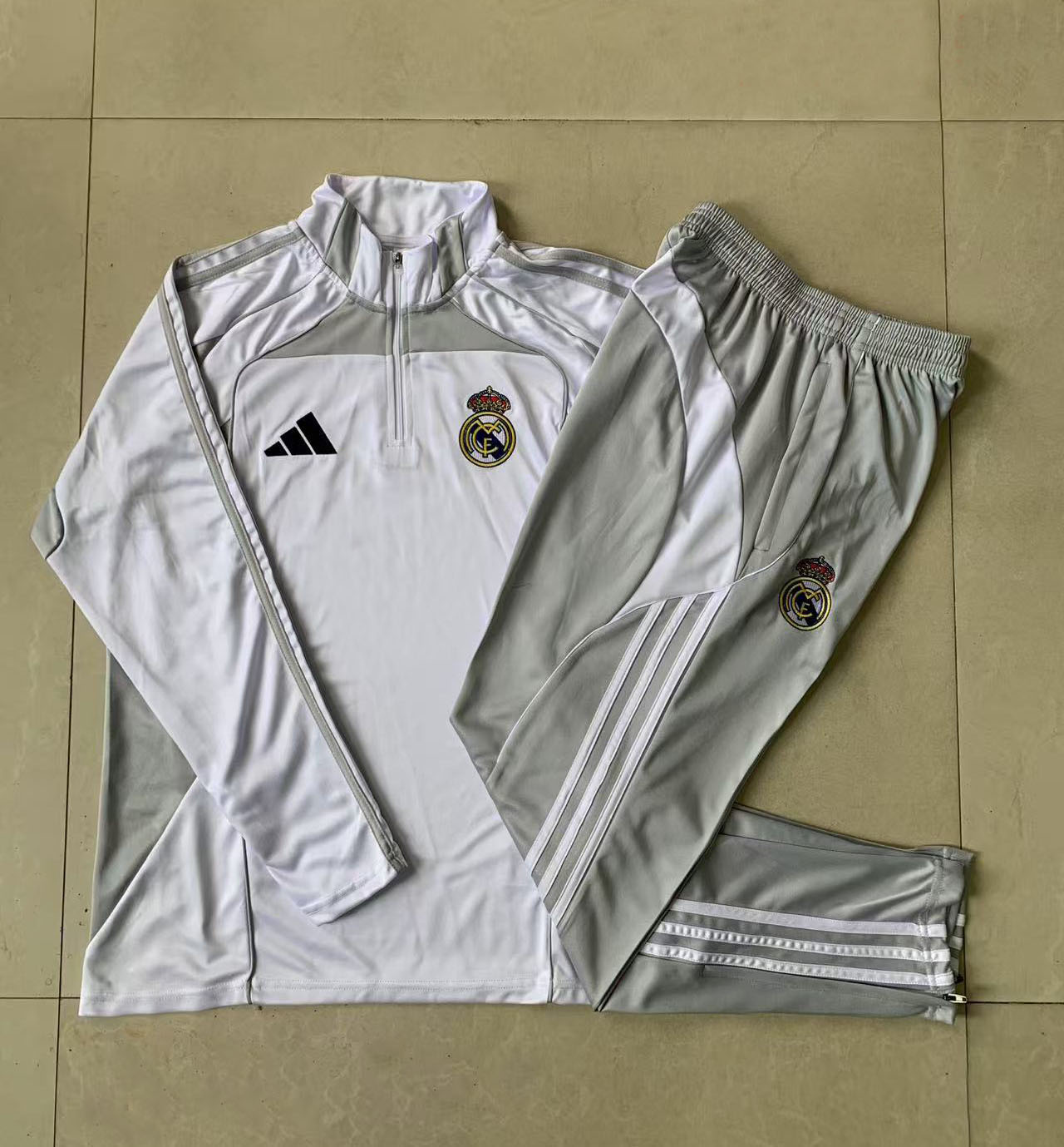 Kids Real Madrid Training Kit Sweatshirt & Pants Set White&Amp;grey 2025/26 in White&Grey