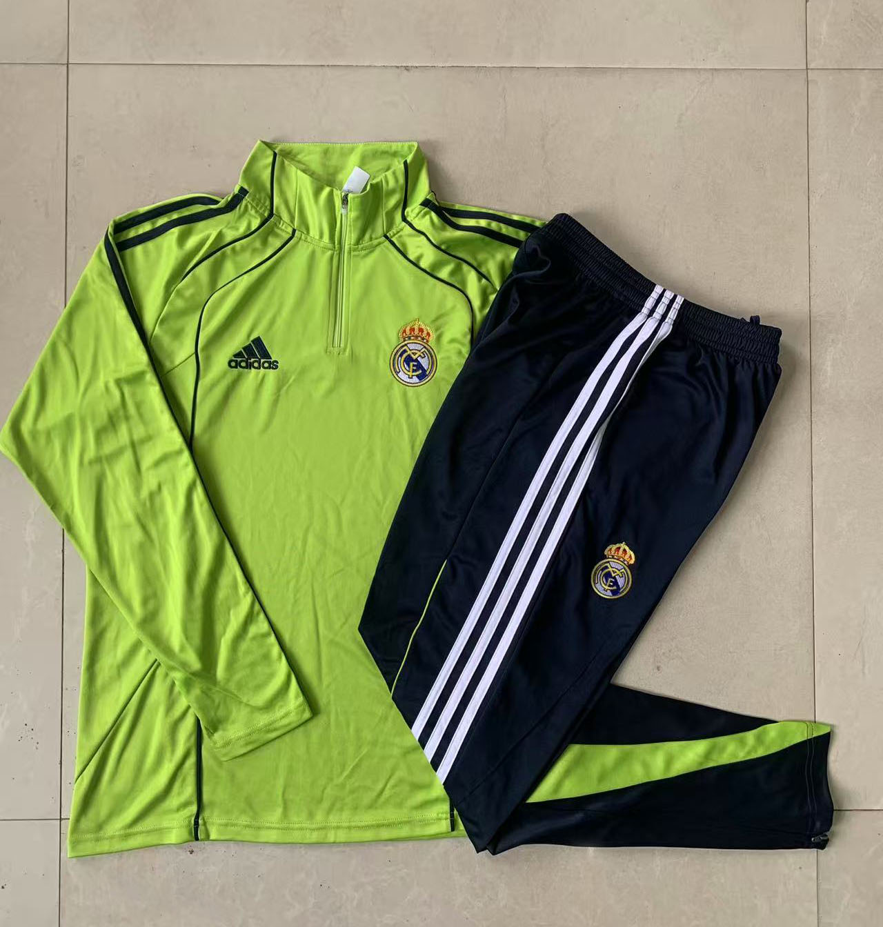 Kids Real Madrid Training Kit Sweatshirt & Pants Set Green 2025/26