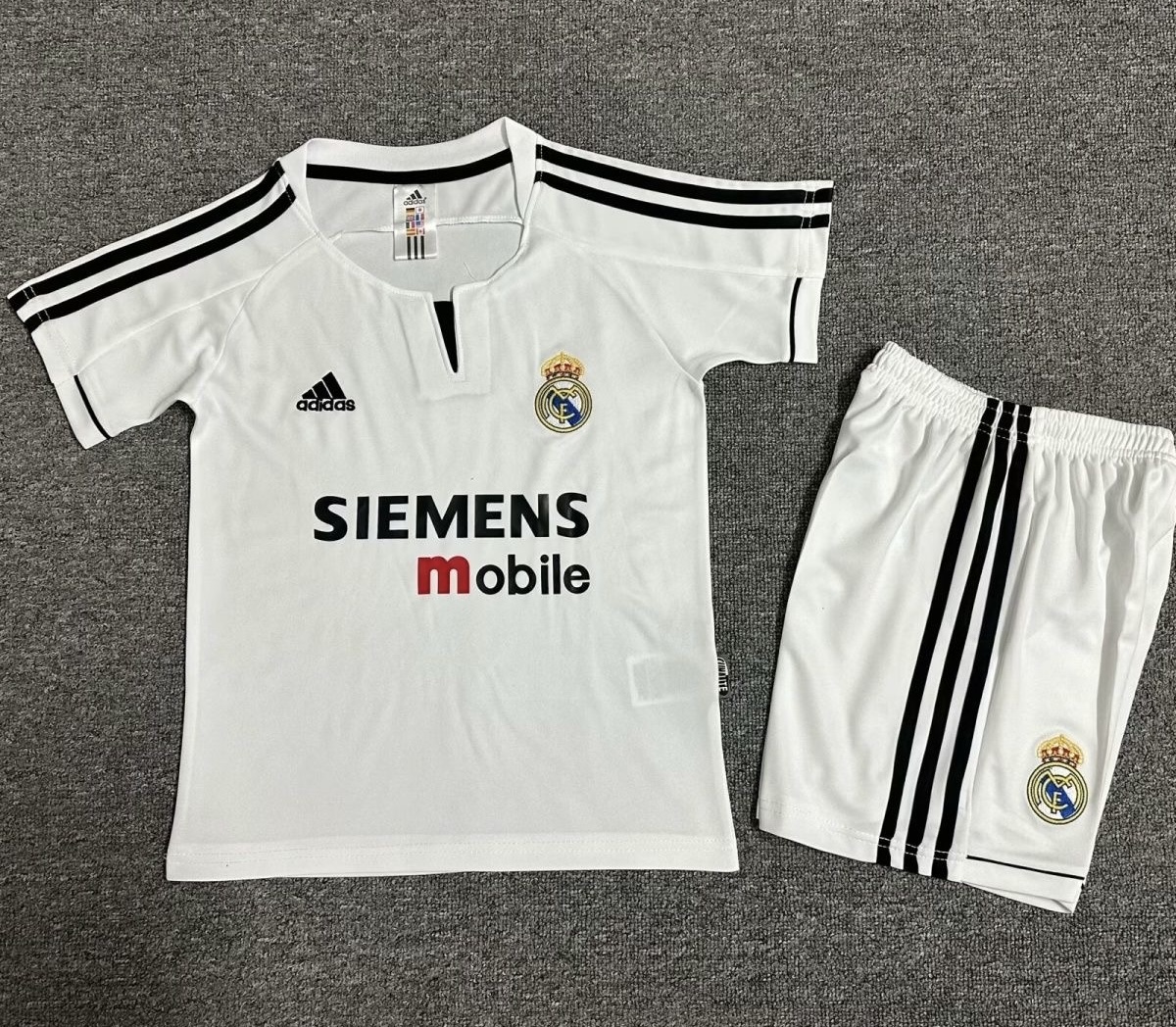 Real Madrid Retro Jersey Home Kids Jersey & Shorts Kit 2003-04 in White