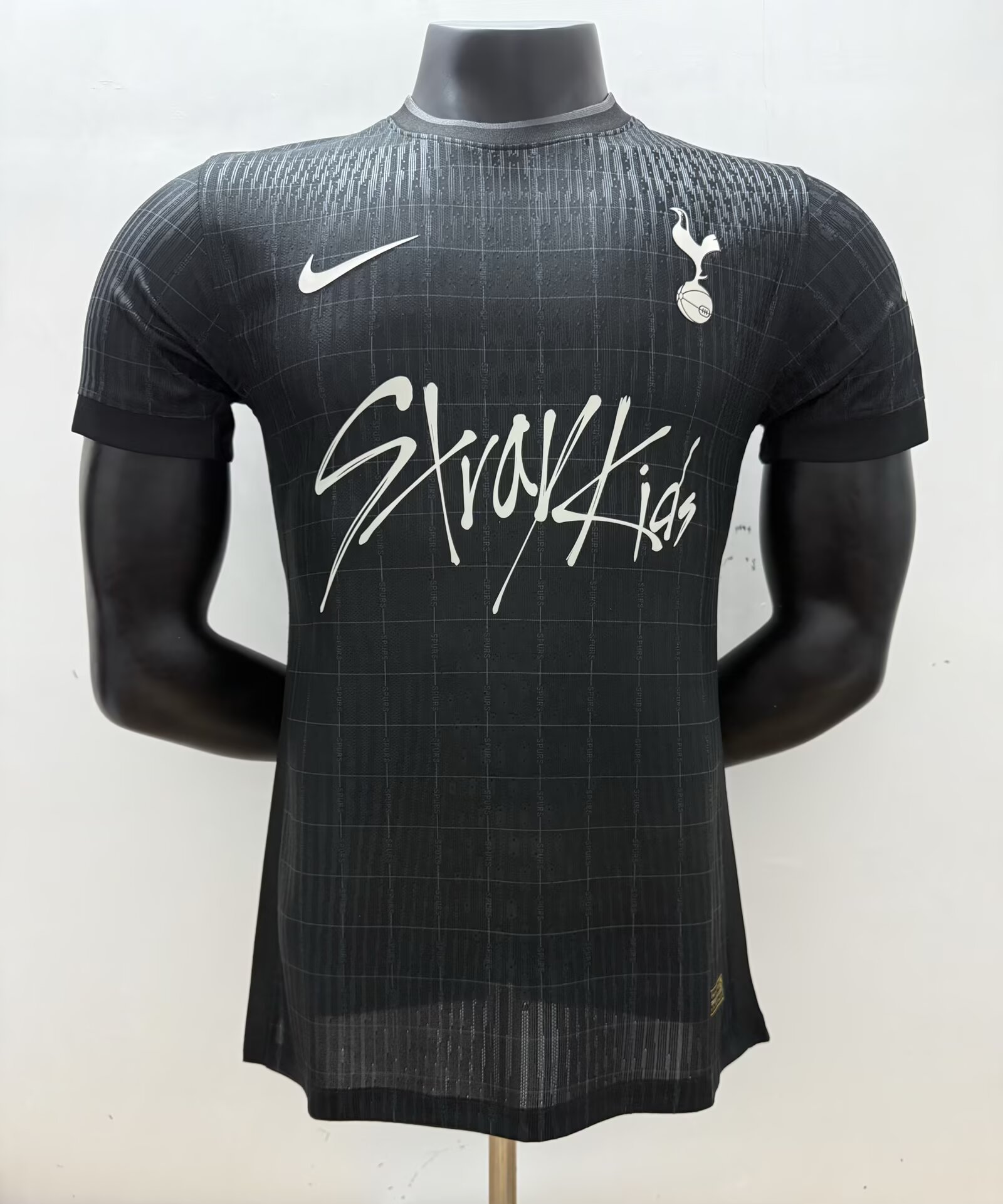 Tottenham Hotspur Authentic Football Jersey THFC X Stray Kids Special Edition Shirt 2025/26 in Black